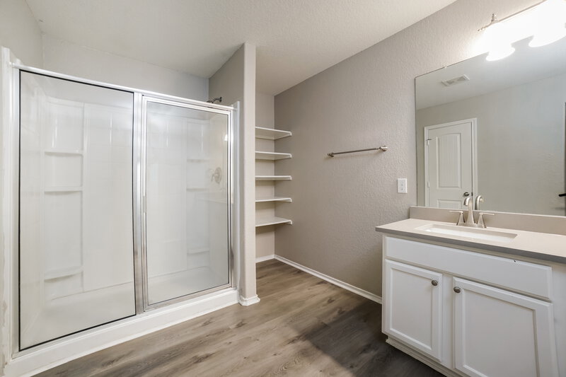 2,130/Mo, 20247 Louetta Reach Dr Spring, TX 77388 Main Bathroom View 2