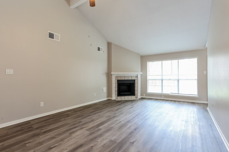 1,985/Mo, 20318 Pinefield Ln Humble, TX 77338 Living Room View 2