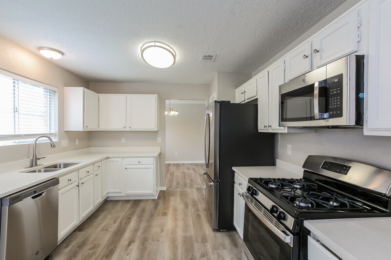 1,985/Mo, 20318 Pinefield Ln Humble, TX 77338 Kitchen View
