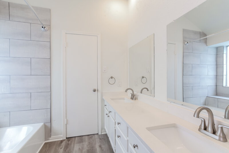1,985/Mo, 20318 Pinefield Ln Humble, TX 77338 Bathroom View