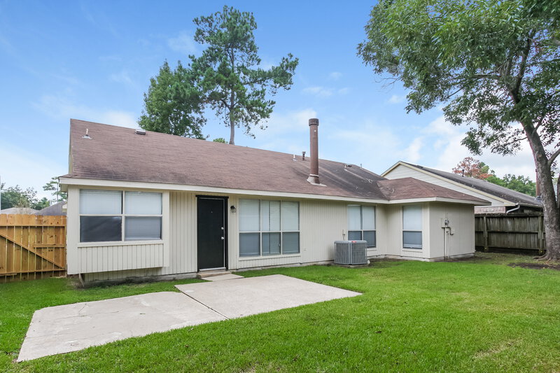 1,985/Mo, 20318 Pinefield Ln Humble, TX 77338 Rear View