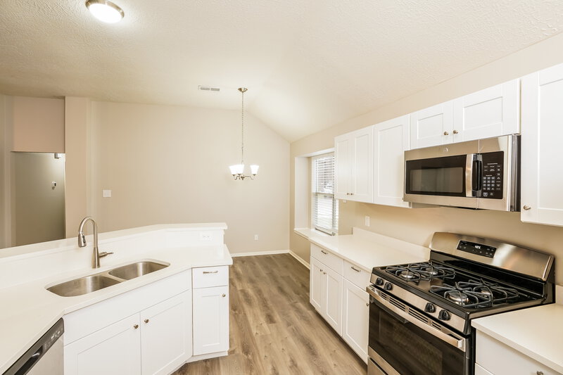 1,800/Mo, 5200 Rockwood Dr Rosenberg, TX 77471 Kitchen View 2