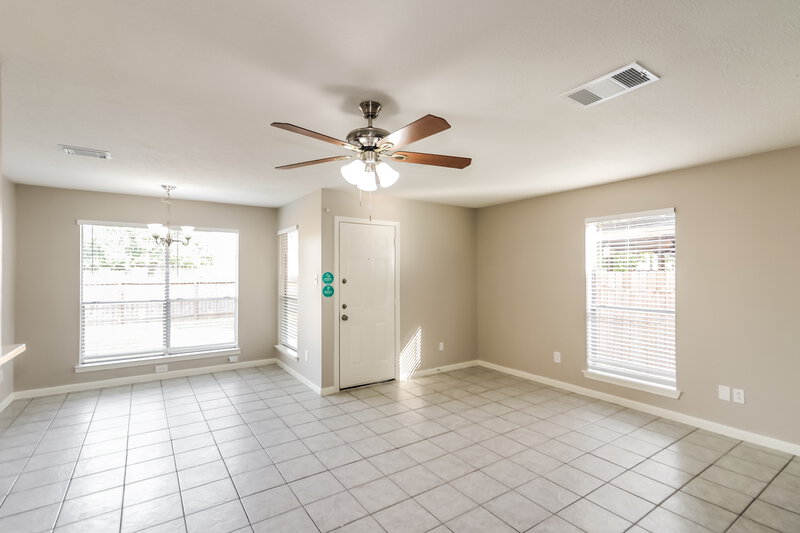 1,880/Mo, 1847 Green Gate Dr Rosenberg, TX 77471 Living Room View 2