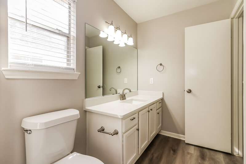 1,880/Mo, 1847 Green Gate Dr Rosenberg, TX 77471 Bathroom View