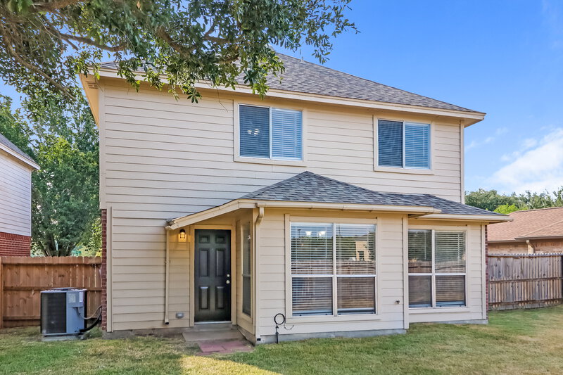 1,880/Mo, 1847 Green Gate Dr Rosenberg, TX 77471 Rear View