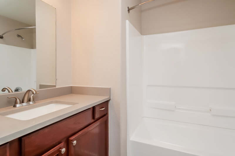 1,955/Mo, 4702 Palm Park Ln Richmond, TX 77469 Bathroom View