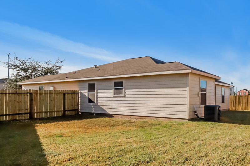 1,955/Mo, 4702 Palm Park Ln Richmond, TX 77469 Rear View