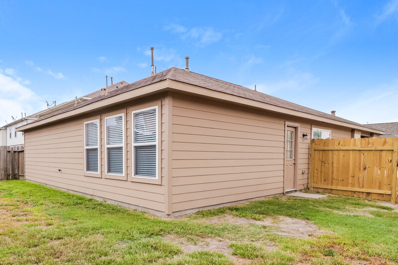 1,775/Mo, 9801 Hyacinth Way Conroe, TX 77385 Rear View