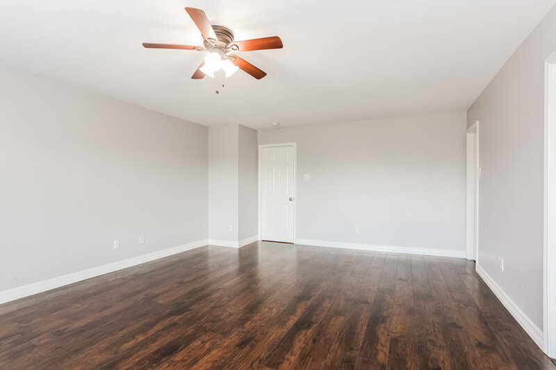 2,340/Mo, 12430 Aarons Way Dr Houston, TX 77066 Living Room View 2