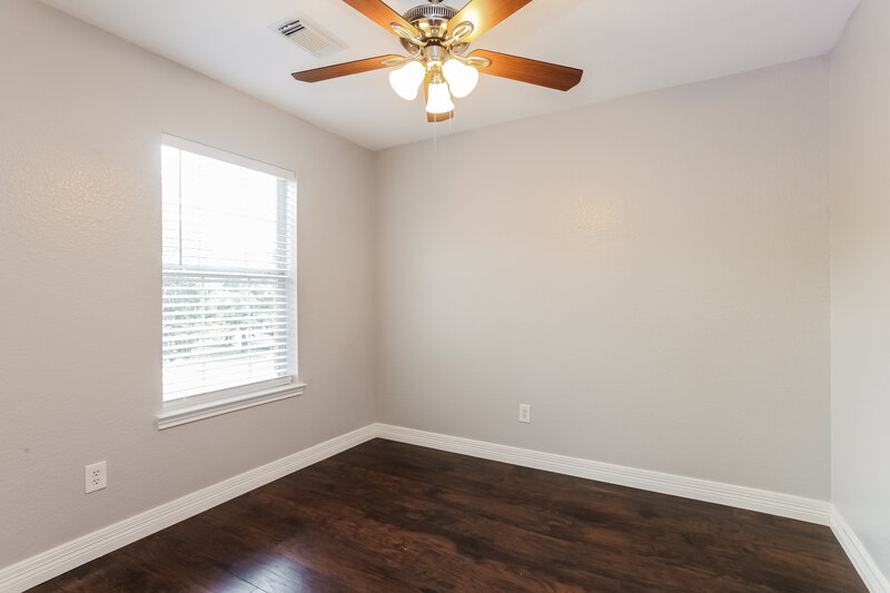 2,340/Mo, 12430 Aarons Way Dr Houston, TX 77066 Main Bedroom View 2