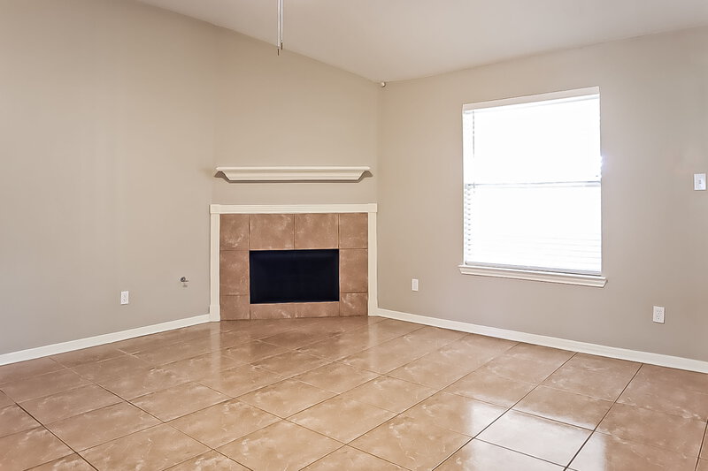 1,710/Mo, 8115 Greens Rd Humble, TX 77396 Living Room View 2