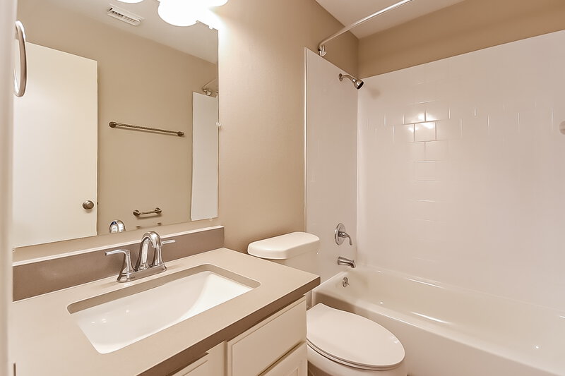 1,710/Mo, 8115 Greens Rd Humble, TX 77396 Bathroom View