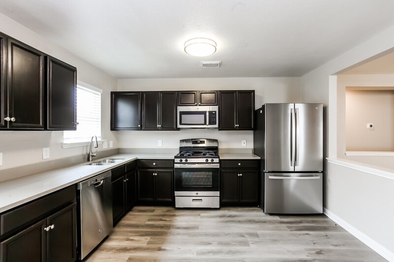 1,850/Mo, 15510 Miller House Ln Houston, TX 77086 Kitchen View