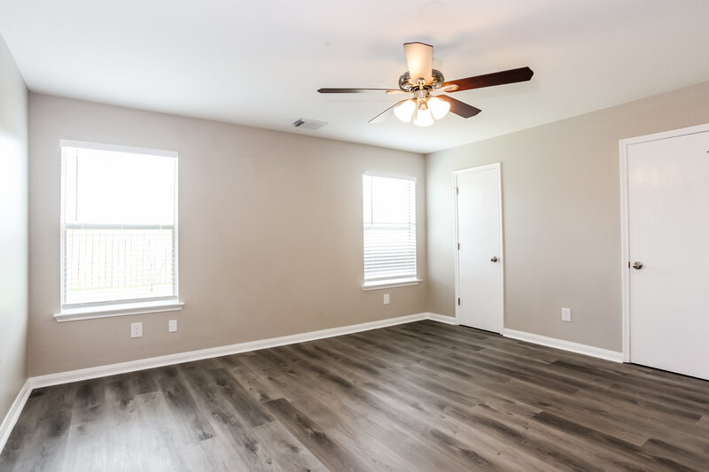 1,850/Mo, 15510 Miller House Ln Houston, TX 77086 Main Bedroom View 3