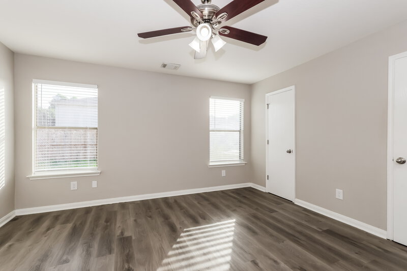 1,755/Mo, 15510 Miller House Ln Houston, TX 77086 Main Bedroom View