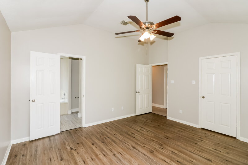 2,075/Mo, 25235 Clover Ranch Dr Katy, TX 77494 Main Bedroom View 2