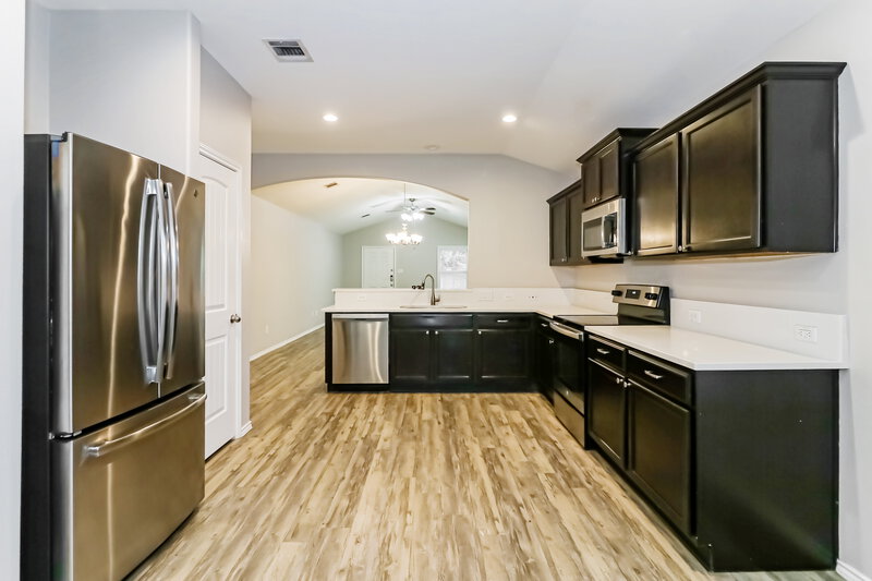 2,110/Mo, 19837 Mountain Dale Dr Cypress, TX 77433 Kitchen View 2