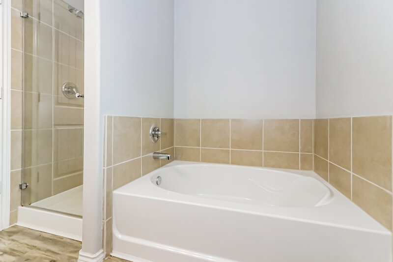 2,110/Mo, 19837 Mountain Dale Dr Cypress, TX 77433 Bathroom View