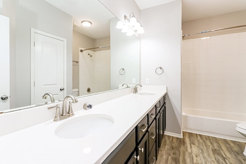 2,110/Mo, 19837 Mountain Dale Dr Cypress, TX 77433 Bathroom View 2