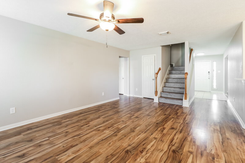 2,355/Mo, 405 Mystic Glen Loop Houston, TX 77339 Living Room View