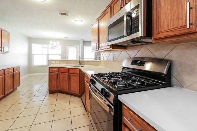 2,355/Mo, 405 Mystic Glen Loop Houston, TX 77339 Kitchen View