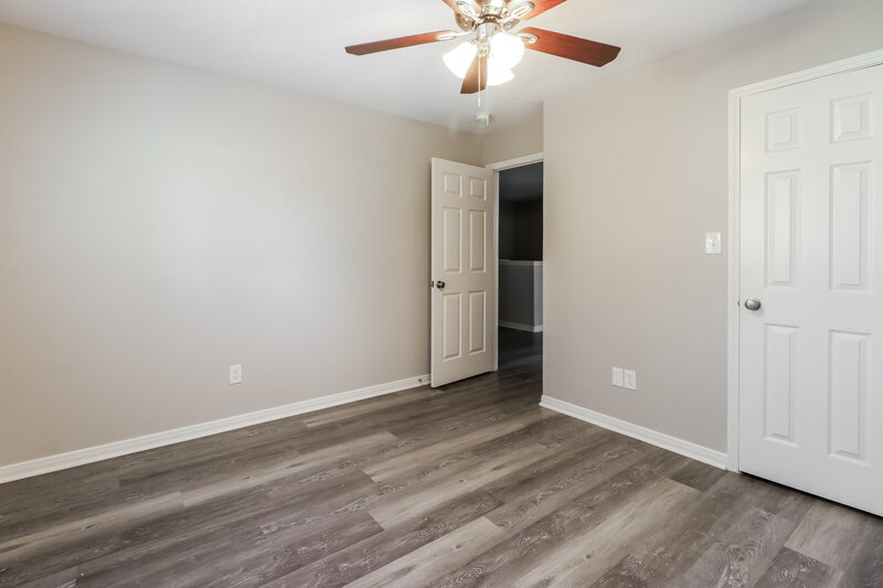 2,355/Mo, 405 Mystic Glen Loop Houston, TX 77339 Bedroom View 2