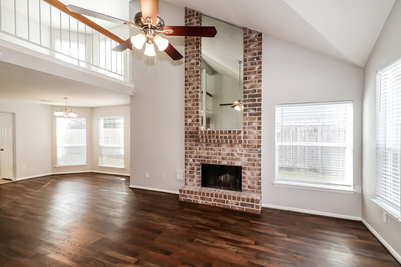2,555/Mo, 11723 Snowberry Dr Cypress, TX 77429 Living Room View 2