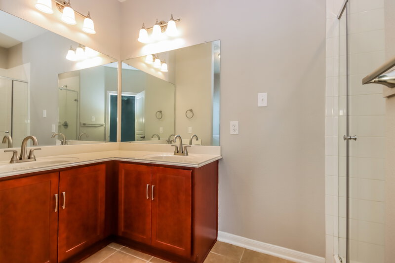 1,675/Mo, 20315 Shire Ridge Ln Humble, TX 77338 Main Bathroom View