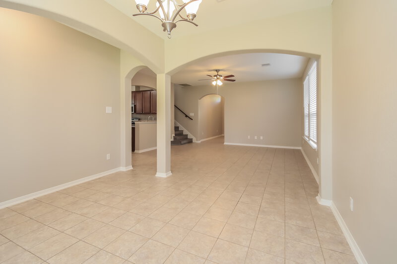 2,130/Mo, 992 Brady Ln Alvin, TX 77511 Living Room View 2