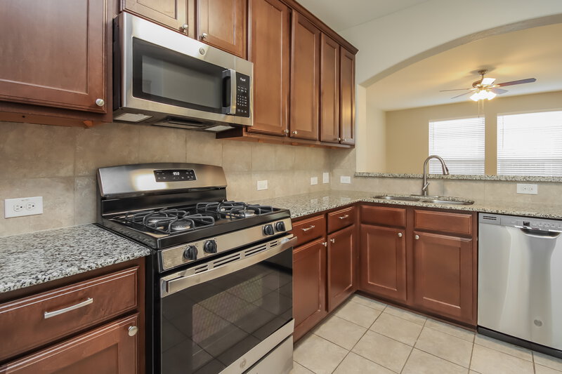 2,130/Mo, 992 Brady Ln Alvin, TX 77511 Kitchen View 2