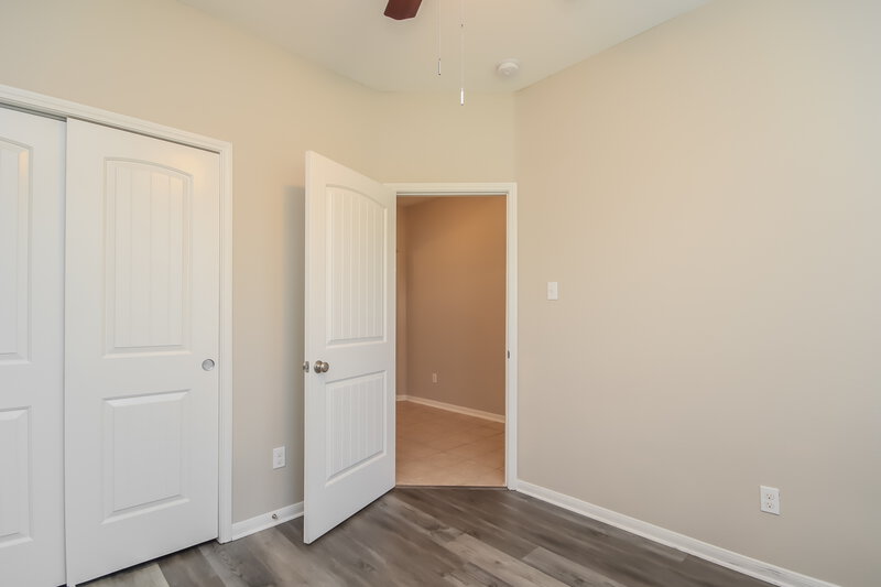 2,130/Mo, 992 Brady Ln Alvin, TX 77511 Bedroom View 2