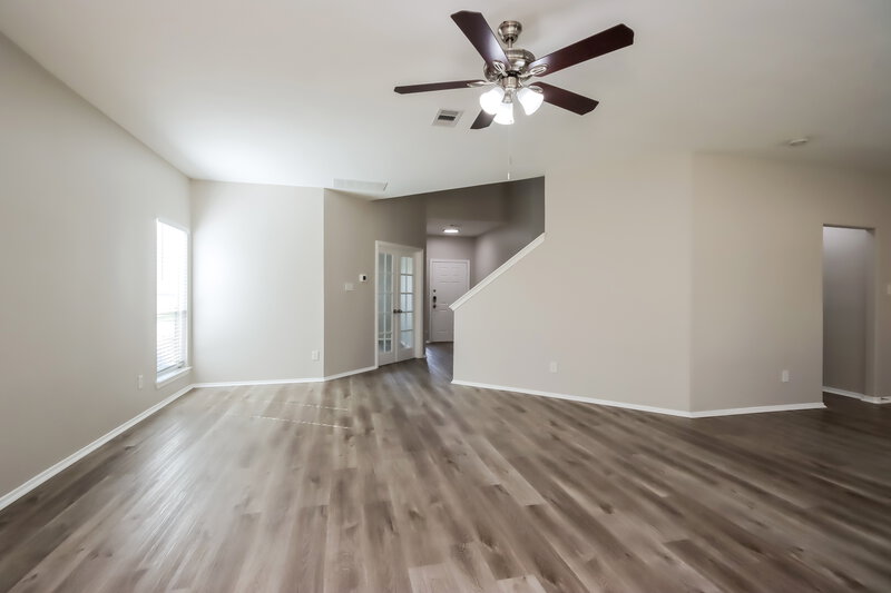 2,560/Mo, 1089 Shadow Glenn Dr Conroe, TX 77301 Living Room View 2