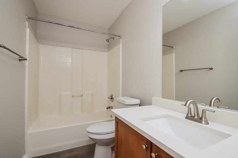 2,560/Mo, 1089 Shadow Glenn Dr Conroe, TX 77301 Bathroom View 2