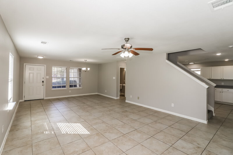 1,825/Mo, 20622 Bishops Gate Ln Humble, TX 77338 Living Room View 2