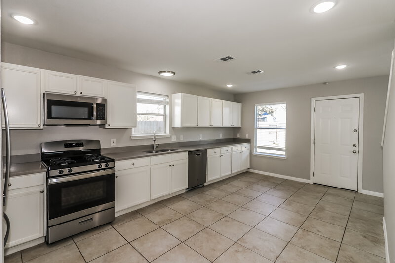 1,825/Mo, 20622 Bishops Gate Ln Humble, TX 77338 Kitchen View