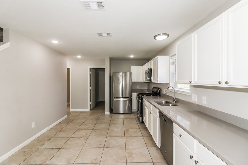 1,825/Mo, 20622 Bishops Gate Ln Humble, TX 77338 Kitchen View 2