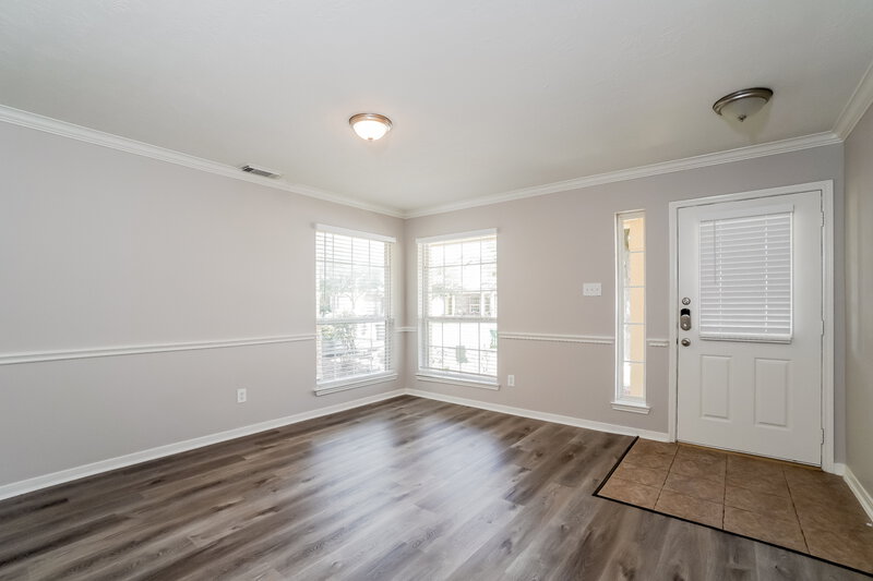 2,805/Mo, 2442 Chuckberry St Houston, TX 77080 Living Room View