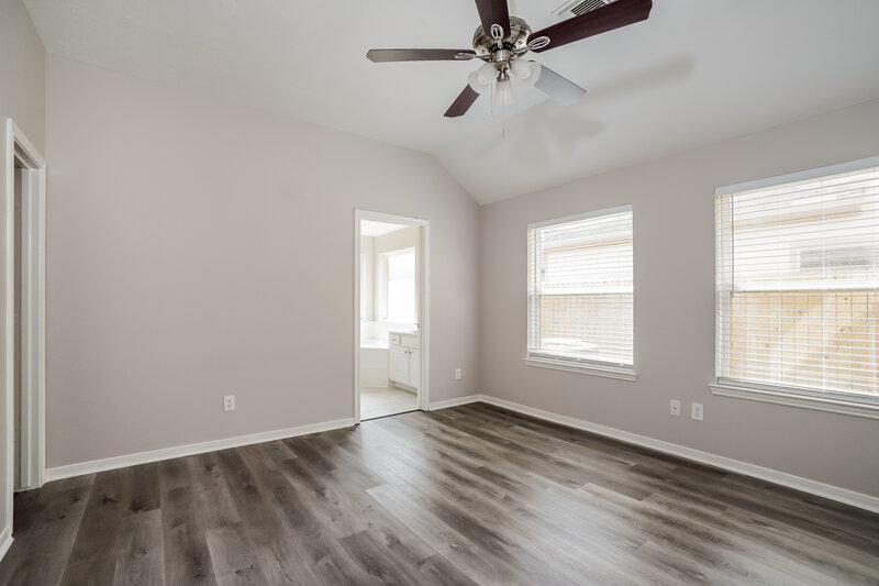 2,805/Mo, 2442 Chuckberry St Houston, TX 77080 Main Bedroom View