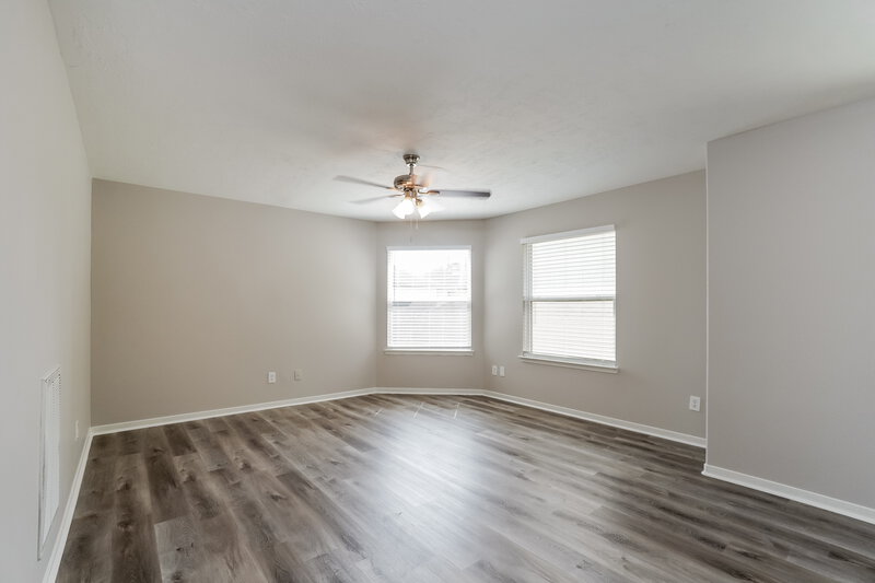 2,805/Mo, 2442 Chuckberry St Houston, TX 77080 Main Bedroom View 2