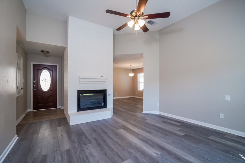 1,960/Mo, 2714 Village Ct Katy, TX 77493 Living Room View 3