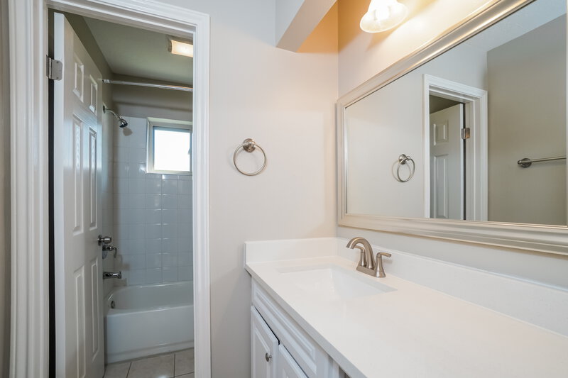1,960/Mo, 2714 Village Ct Katy, TX 77493 Bathroom View