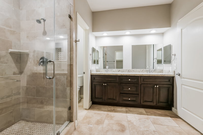 1,955/Mo, 29619 Spring Forest Dr Spring, TX 77386 Main Bathroom View
