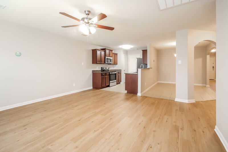 1,935/Mo, 9426 Gold Mountain Dr Rosharon, TX 77583 Living Room View