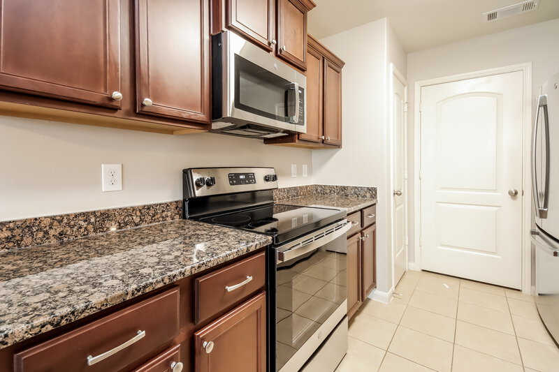 1,935/Mo, 9426 Gold Mountain Dr Rosharon, TX 77583 Kitchen View