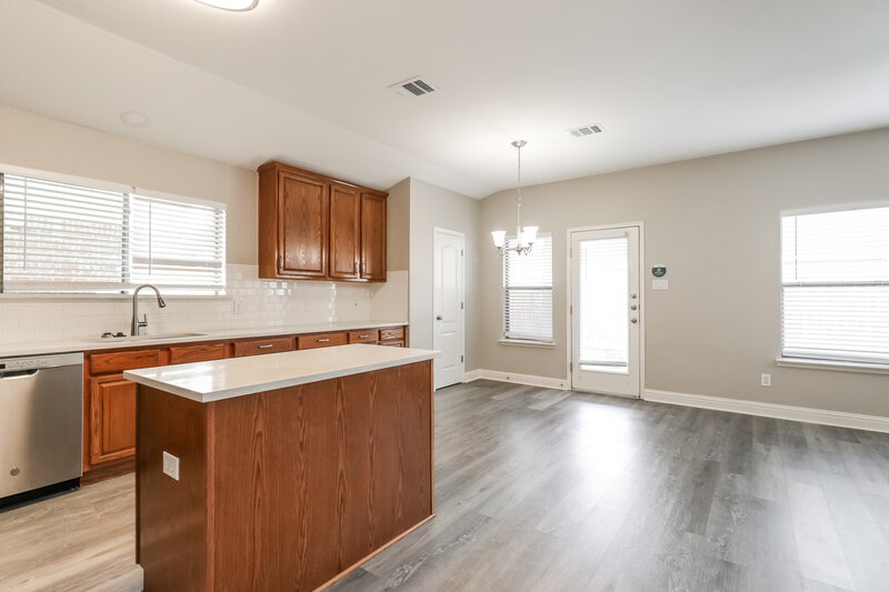 2,900/Mo, 21206 Linden Hills Ln Humble, TX 77338 Kitchen View