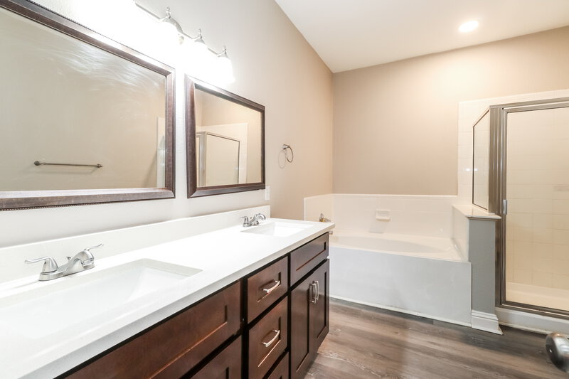 2,900/Mo, 21206 Linden Hills Ln Humble, TX 77338 Main Bathroom View