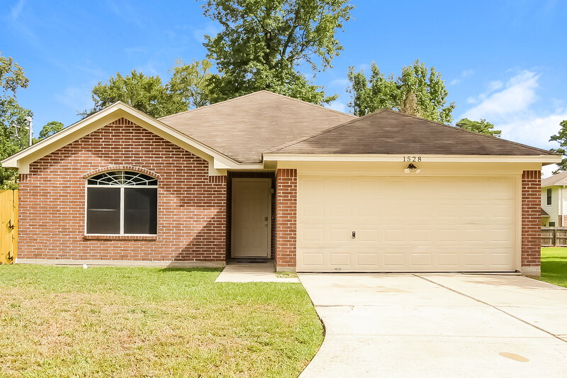 1,745/Mo, 1528 Glen Oaks Dr Conroe, TX 77385 External View