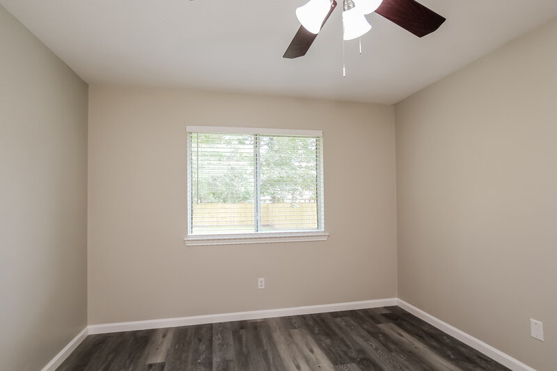 1,745/Mo, 1528 Glen Oaks Dr Conroe, TX 77385 Bedroom View
