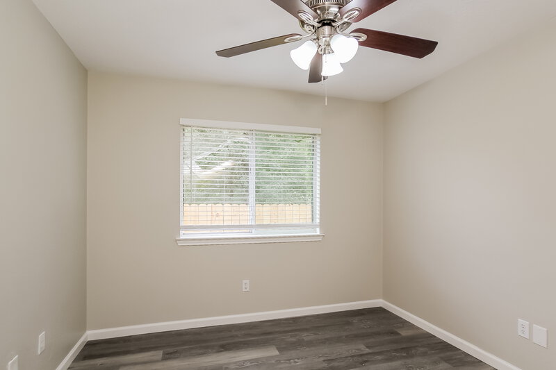 1,745/Mo, 1528 Glen Oaks Dr Conroe, TX 77385 Bedroom View 2
