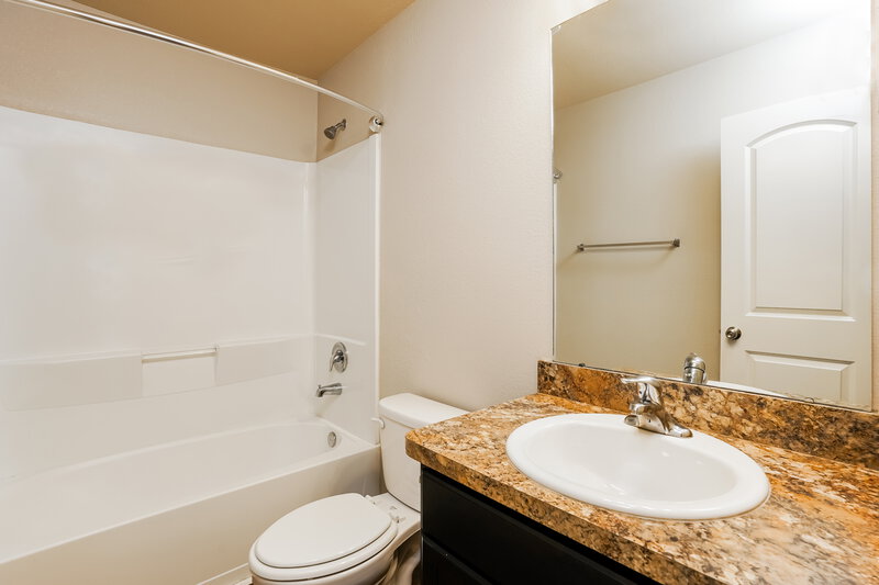 1,960/Mo, 15430 Pueblito Verde Way Channelview, TX 77530 Bathroom View